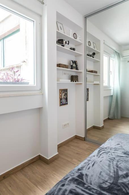 Appartamento Brand New 1Br Near Central Station, Old Town, Beach - 3 Minute Walking Spalato Esterno foto