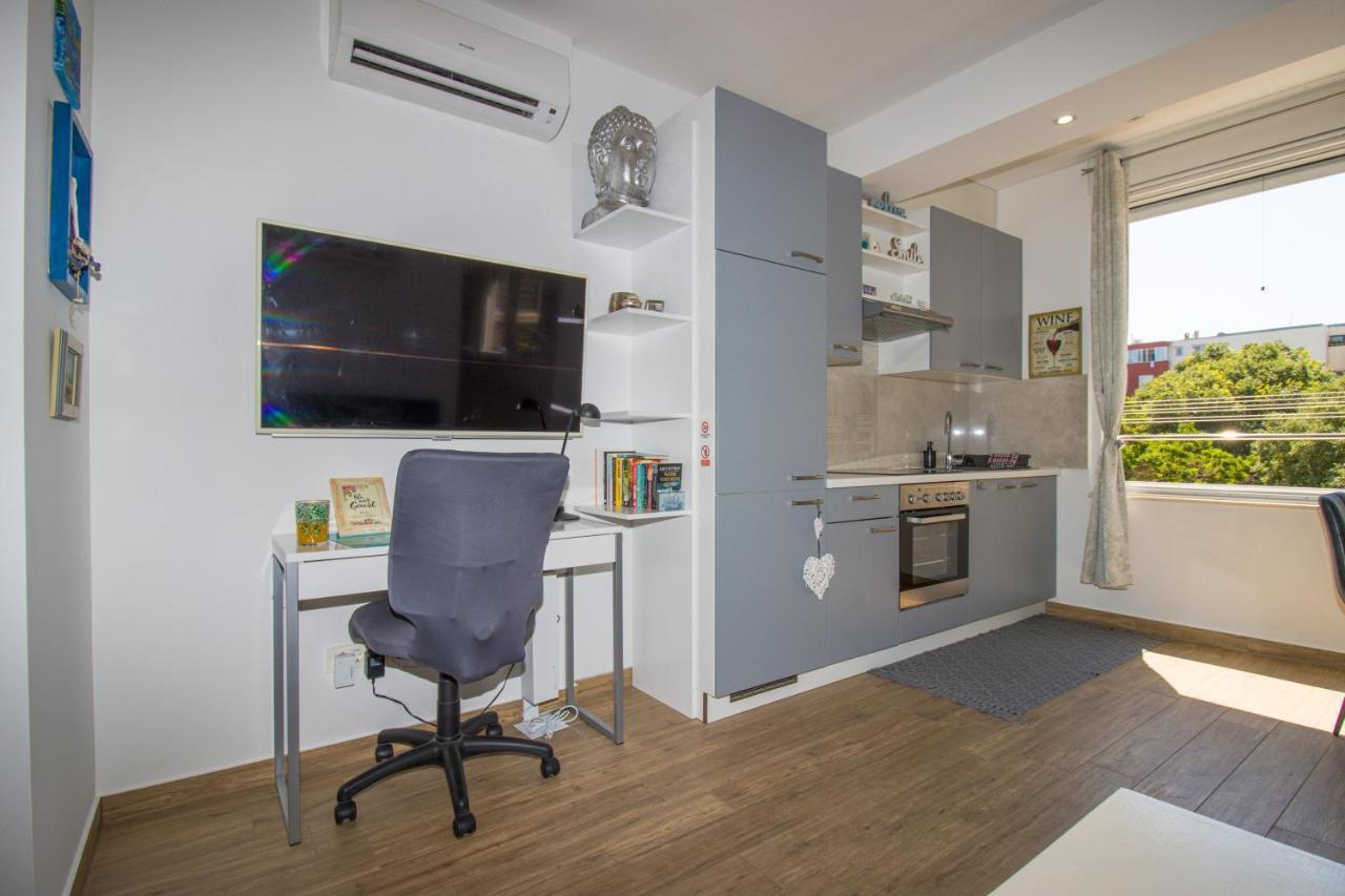 Appartamento Brand New 1Br Near Central Station, Old Town, Beach - 3 Minute Walking Spalato Esterno foto